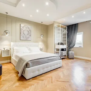 Mellini Palace By Premium Collection Pensión Roma